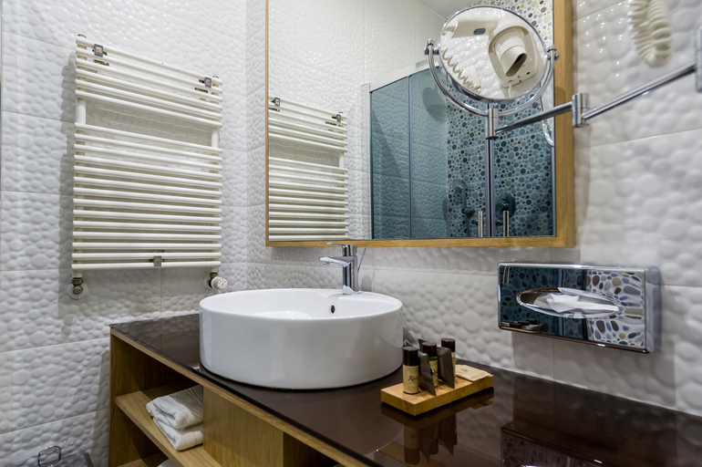 Bathroom, Aquaticum Thermal & Wellness Hotel, Debrecen