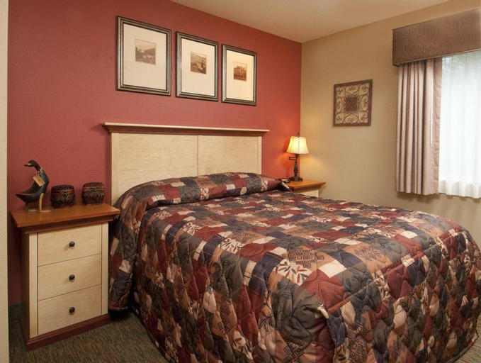 Bedroom 3, Whispering Woods Resort, Clackamas