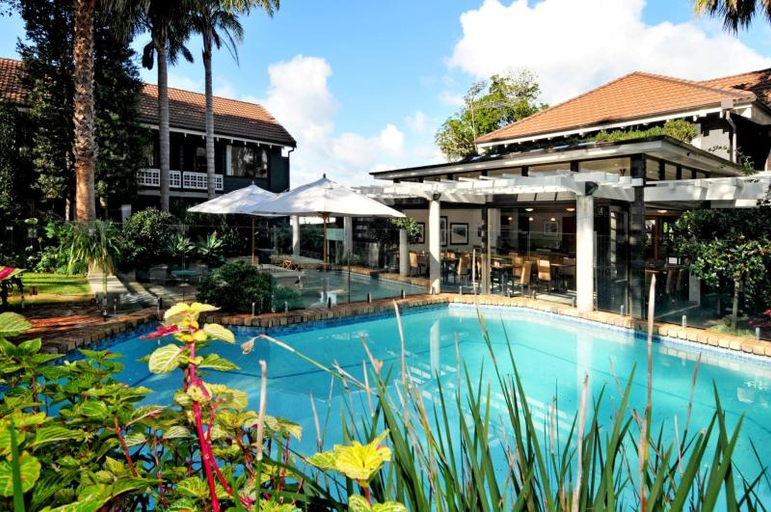 Sport & Beauty 3, Emerald Inn on Takapuna Beach, Waitakere
