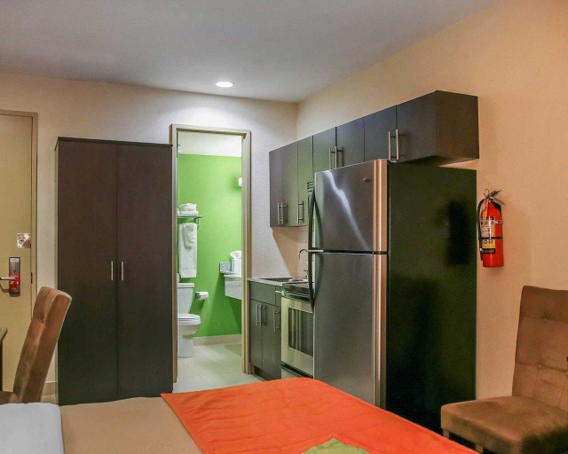 Public Area 2, Econo Lodge Winnipeg South, Division No. 11