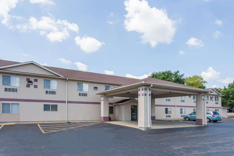 Exterior & Views 2, Super 8 by Wyndham Chillicothe, Peoria