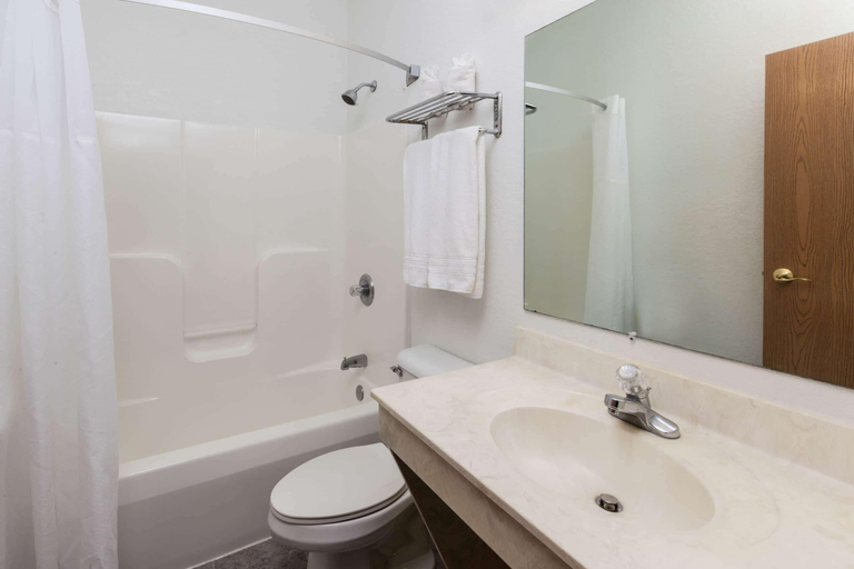 Bathroom 4, Super 8 by Wyndham Uniontown PA, Fayette