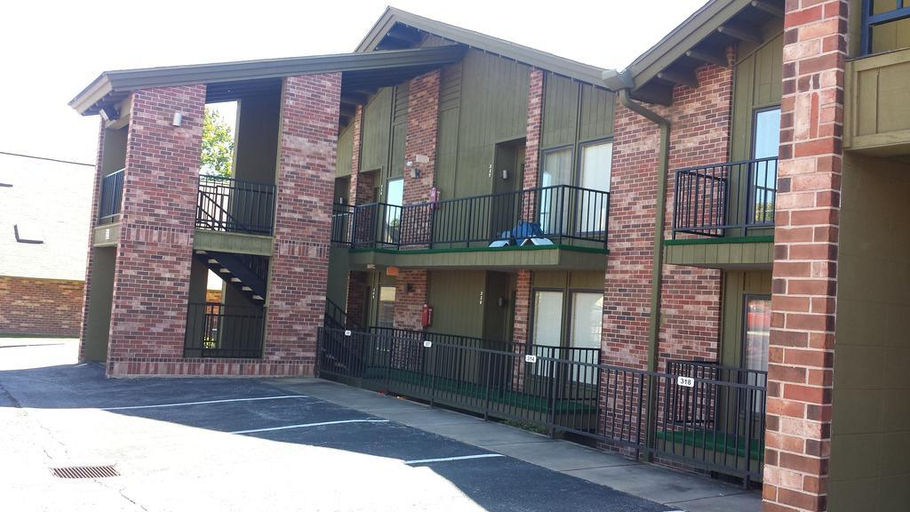 Exterior & Views 1, Roark Vacation Resort, Taney