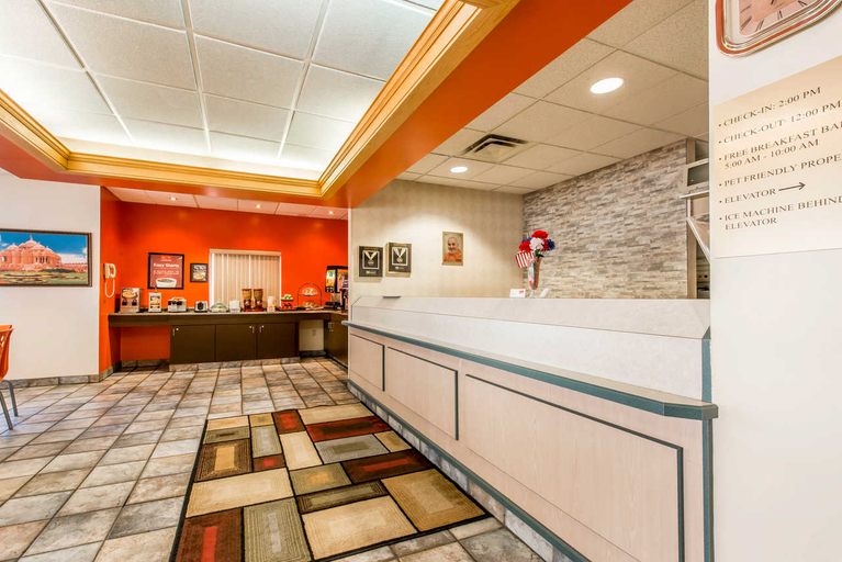 Public Area 2, Days Inn by Wyndham Somerset PA I-70 I-76, Somerset