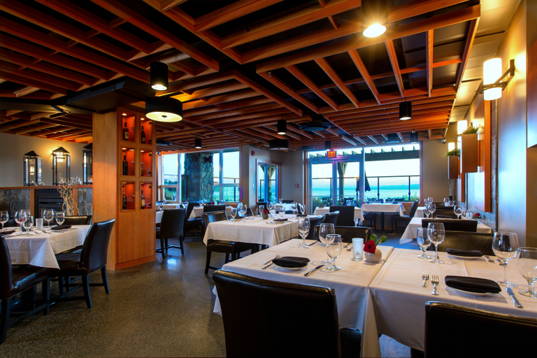 Food & Drinks, Beach Club Resort, Nanaimo