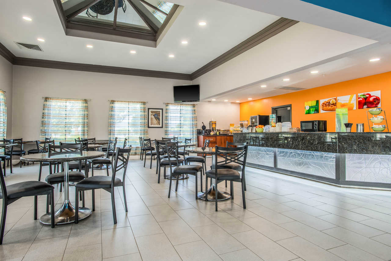 Food & Drinks 5, The Marco Hotel Lake Charles, Calcasieu