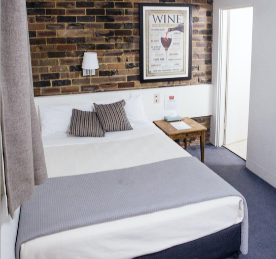 Bedroom 4, Hornsby Inn, Hornsby - South