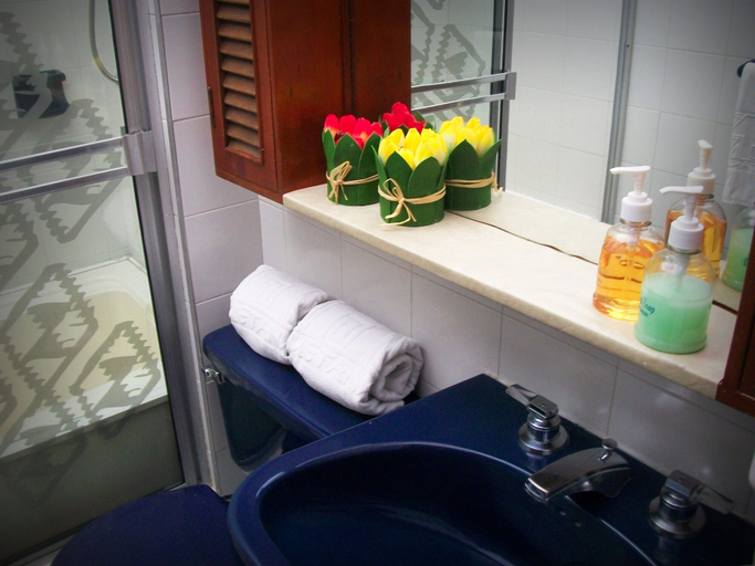 Bathroom 5, Zuetana 106, Santafé de Bogotá