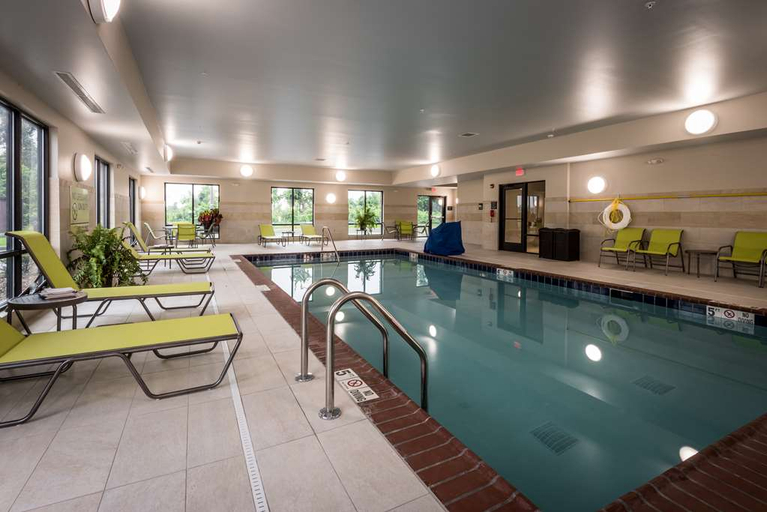 Sport & Beauty 5, Hampton Inn & Suites Hammond, Lake