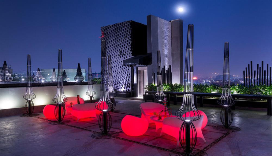Public Area 3, Aauris, Kolkata
