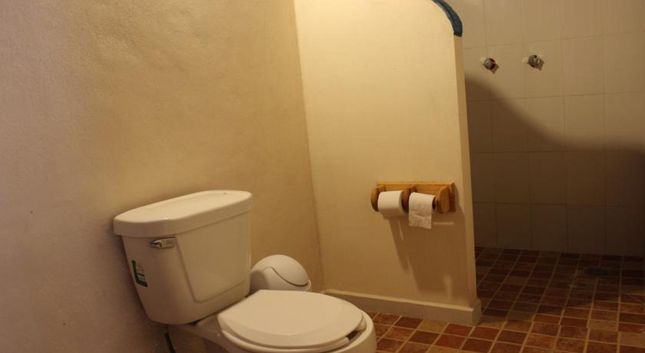 Bathroom 4, Tubo Tulum Hostel - Unique Stay, Cozumel