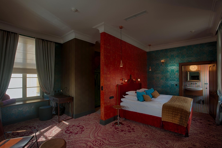 Bedroom 3, Relais & Chateaux Hotel Quadrille - Adults Only, Gdynia