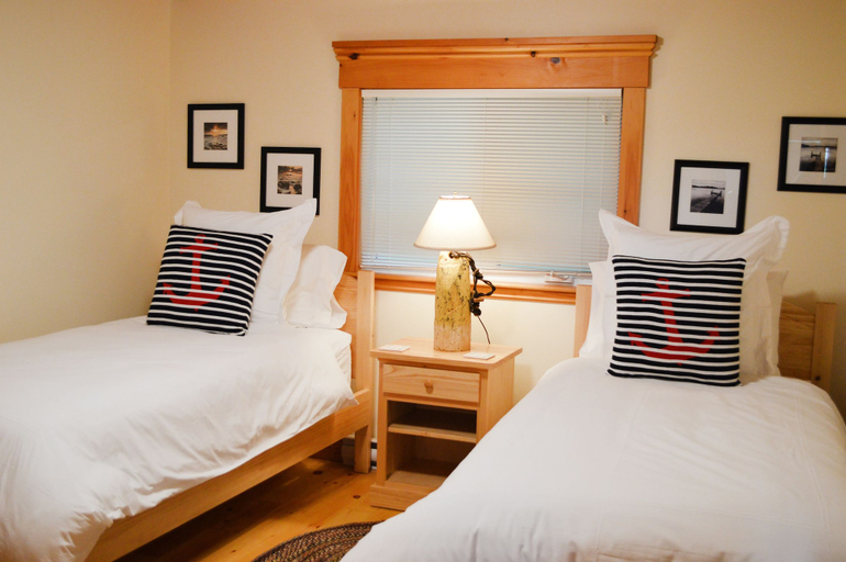 Bedroom 5, Mariner King Inn, Lunenburg