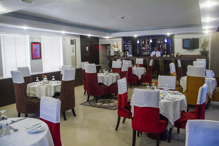 Food & Drinks, BW Starfire Hotel, Kosofe