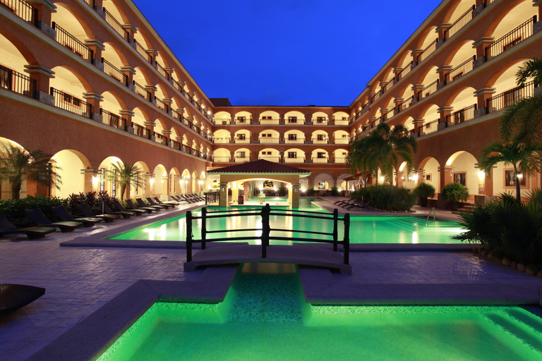 Food & Drinks 5, Marina Park Plaza Huatulco Condohotel, Dist. Pochutla