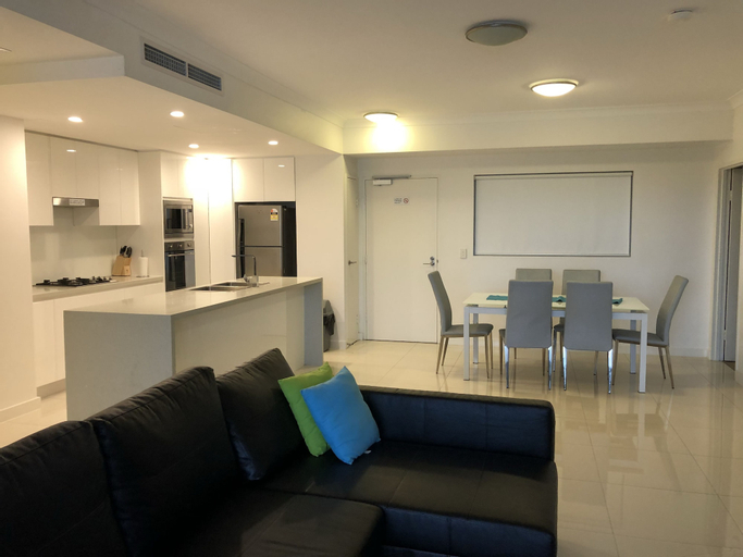 Four bedrooms Apartment, Hurstville