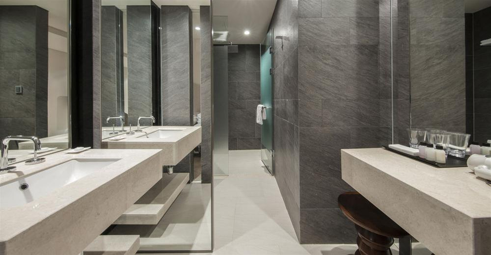 Bathroom 5, Brown Suites Jeju Hotel Resort, Seogwipo