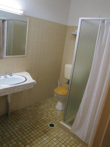Bathroom 3, Hi Craft Motel, Ballina