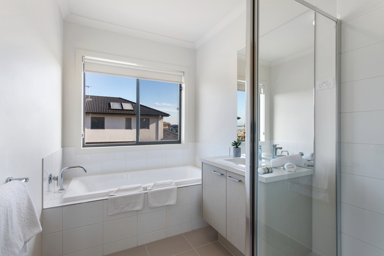 Bathroom 3, Serviced Houses Wyndham Harbour Villa, Melbourne