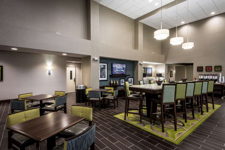 Food & Drinks 4, Hampton Inn & Suites Hammond, Lake