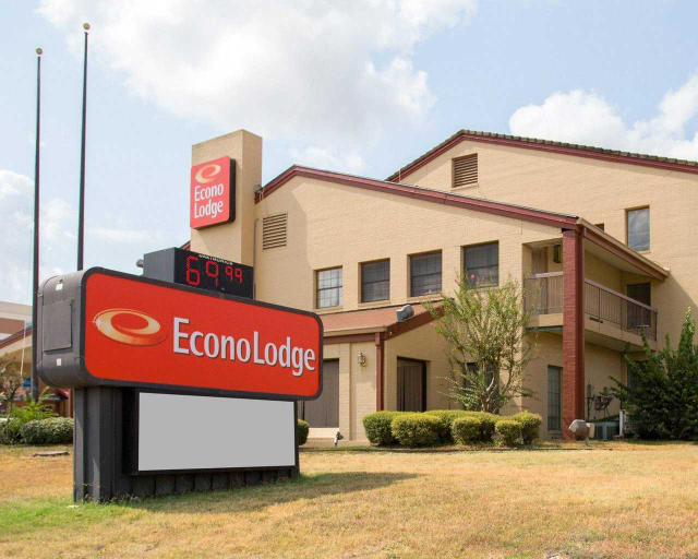 Exterior & Views 2, Knights Inn College Station, Brazos