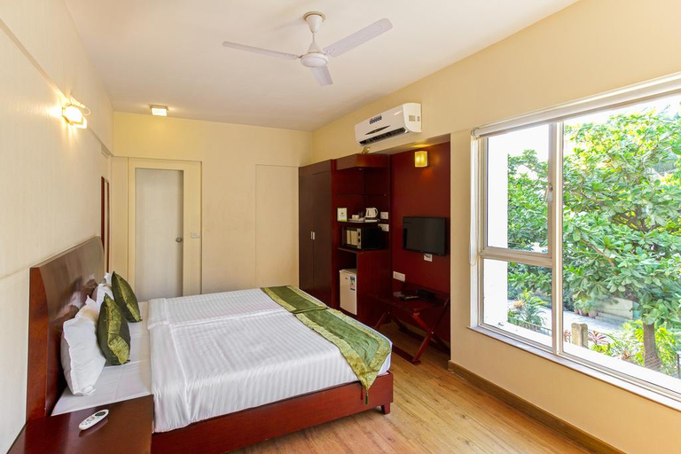 Bedroom 3, Treebo Brooks Manor, Pune