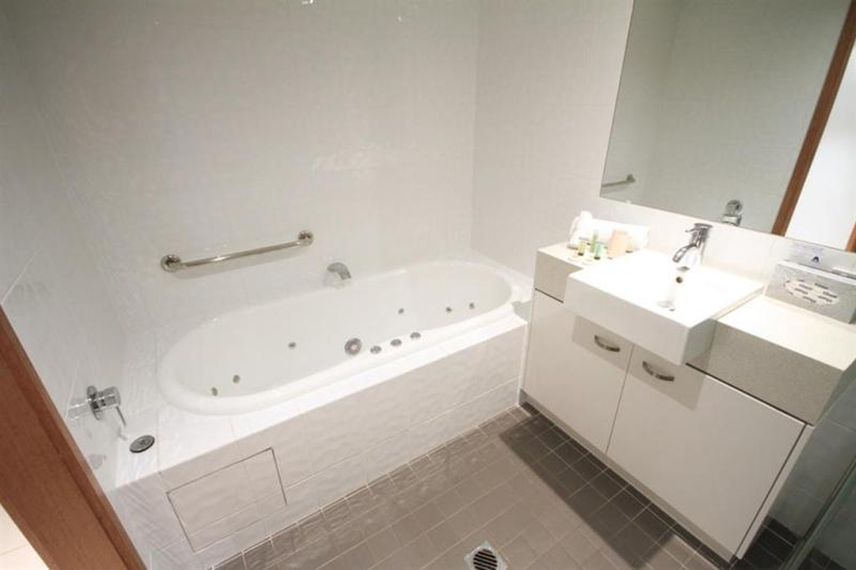 Bathroom 5, Coolum Seaside Accommodation, Maroochy - Coastal North