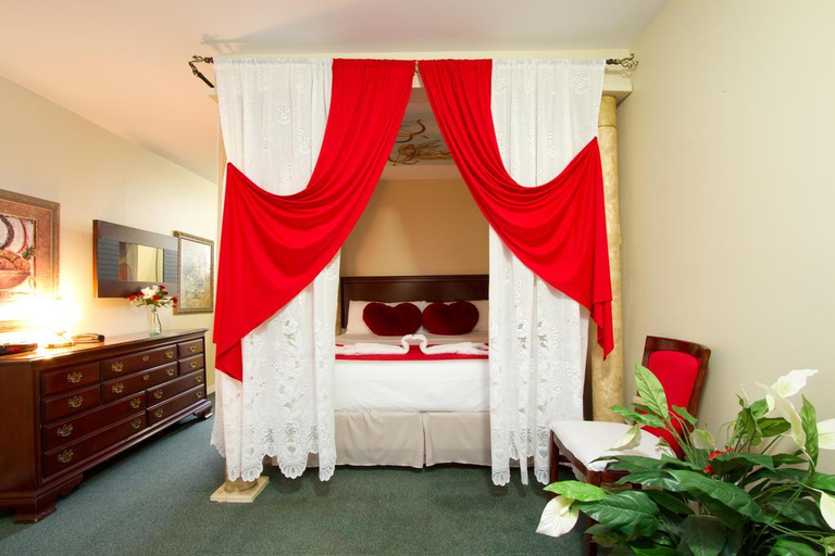 Bedroom 3, Knights Inn Lindsay, Kawartha Lakes