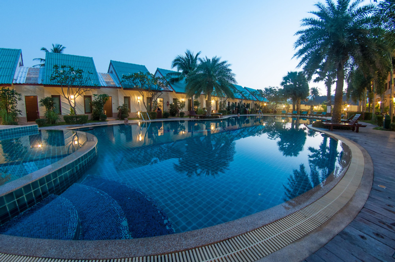 The Green Beach Resort, K. Sam Roi Yot