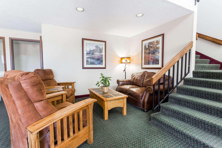 Public Area 3, Super 8 by Wyndham Lewistown, Fergus