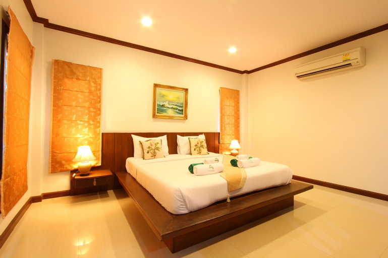 The Green Beach Resort, K. Sam Roi Yot