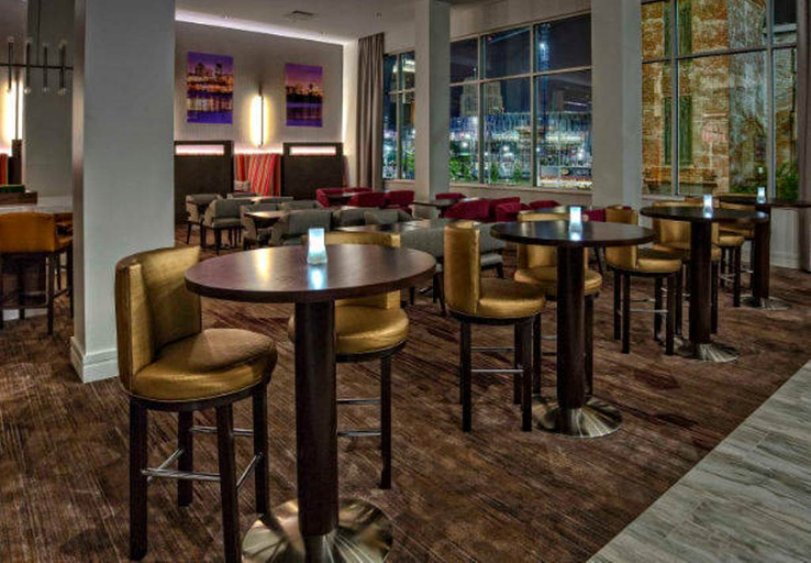 Food & Drinks 5, Courtyard Kansas City Downtown/Convention Center, Kansas City