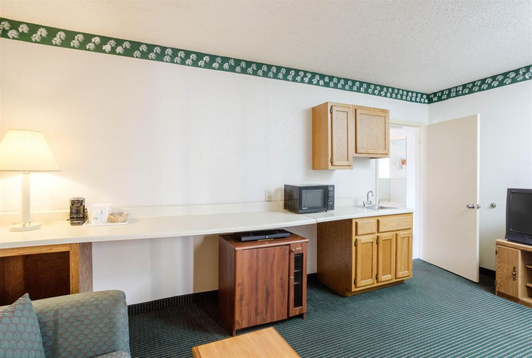 Exterior & Views 2, Southern Inn Manchester TN I 24, Coffee