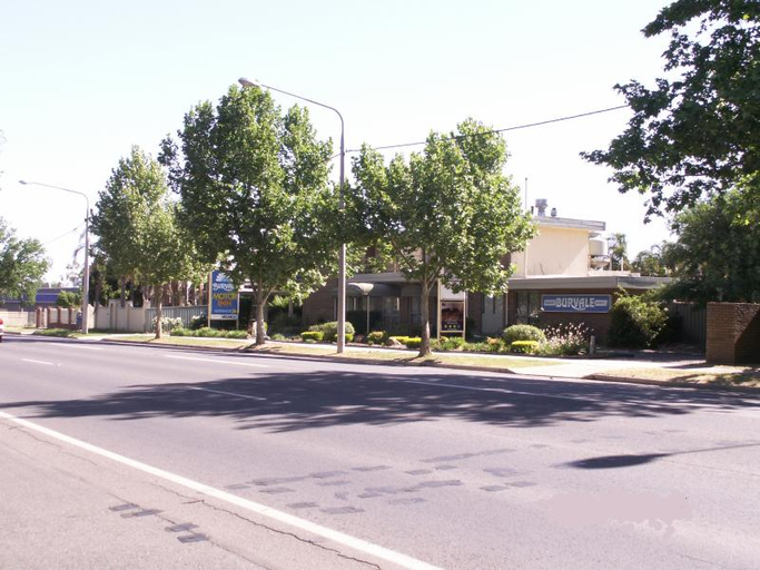 Exterior & Views 2, Albury Burvale Motor Inn, Albury