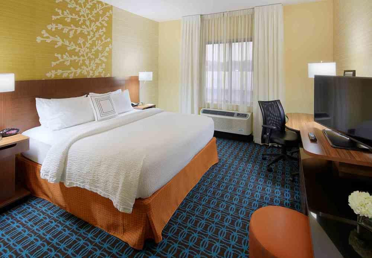 Bedroom 4, Fairfield Inn & Suites Springfield Northampton/Amherst, Hampshire