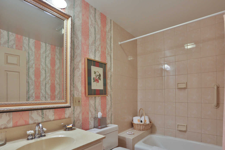 Bathroom 5, Carnegie Inn & Spa, an Ascend Hotel Collection Mem, Centre