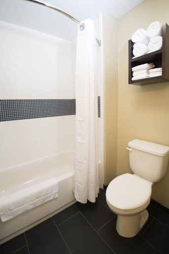 Bathroom 5, Fairfield Inn & Suites Sacramento Folsom, Sacramento