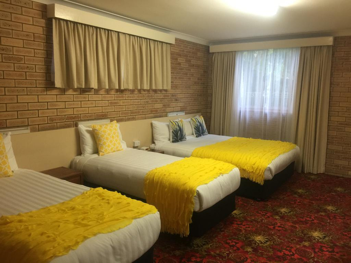 Bedroom 5, Blue Violet Motor Inn, Toowoomba - North-East