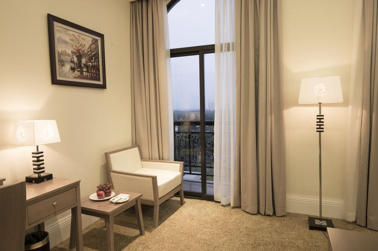 MerPerle Crystal Palace Hotel, Quận 7