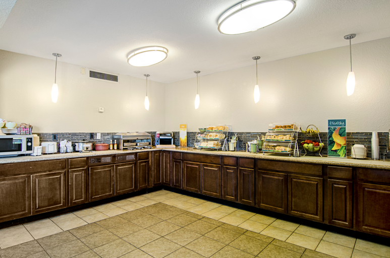 Food & Drinks 4, Quality Inn & Suites Denver Stapleton, Denver