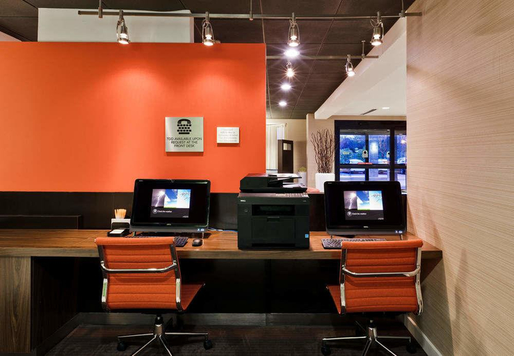 Public Area 3, Courtyard by Marriott Mishawaka-University Area, Saint Joseph