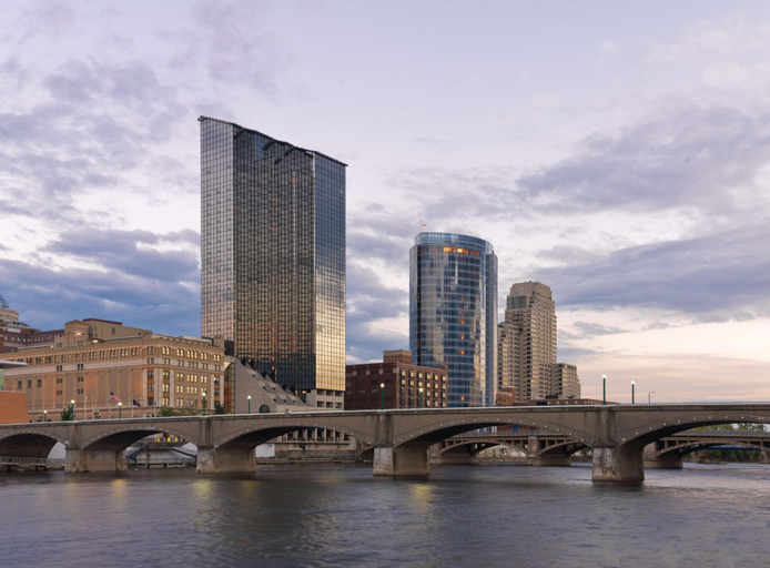 Amway Grand Plaza, Curio Collection by Hilton, Kent