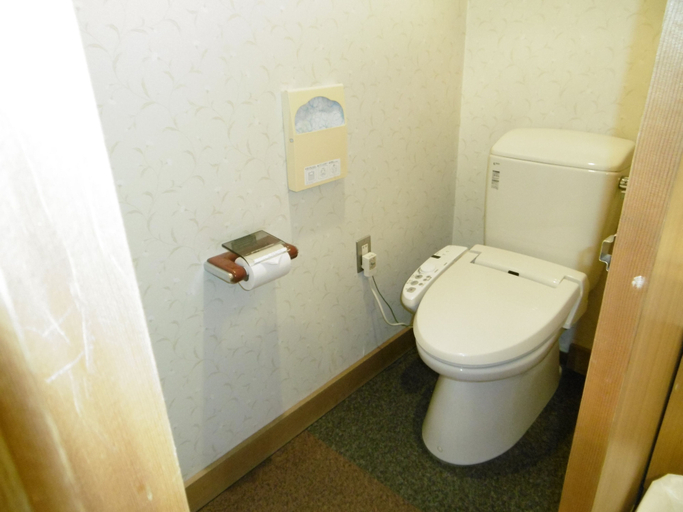 Bathroom 4, Kirakankou Hotel, Kira