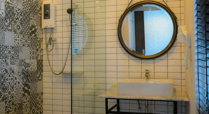 Bathroom 4, SiamBeach Resort, Cha-Am