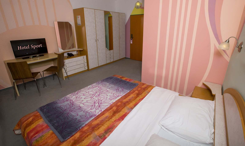 Bedroom 3, Hotel Center, Postojna