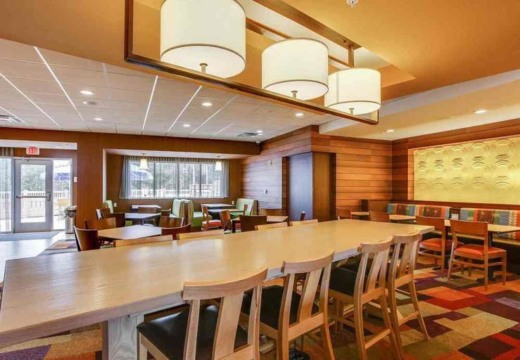 Food & Drinks 5, Fairfield Inn & Suites Columbia, Maury