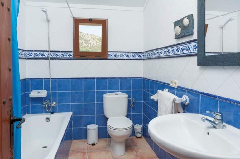 Bathroom 4, Can CorrO - Villa With Private Pool In Alcudia, Baleares