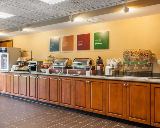 Food & Drinks 5, Suburban Studios Arlington Heights - Elk Grove, Cook