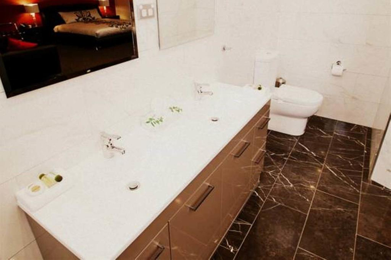Bathroom 4, Silver Haven Motor Inn, Broken Hill