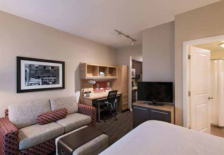 Exterior & Views 2, TownePlace Suites Des Moines West/Jordan Creek, Dallas